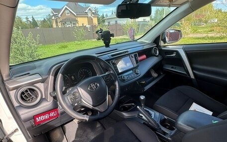 Toyota RAV4, 2018 год, 2 290 000 рублей, 5 фотография