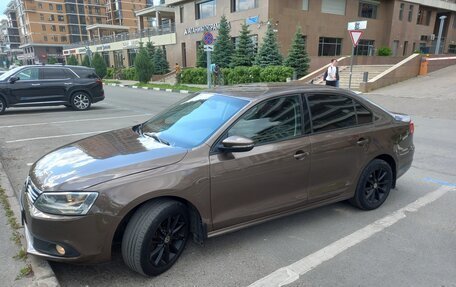 Volkswagen Jetta VI, 2013 год, 1 100 000 рублей, 3 фотография