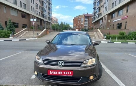 Volkswagen Jetta VI, 2013 год, 1 100 000 рублей, 2 фотография