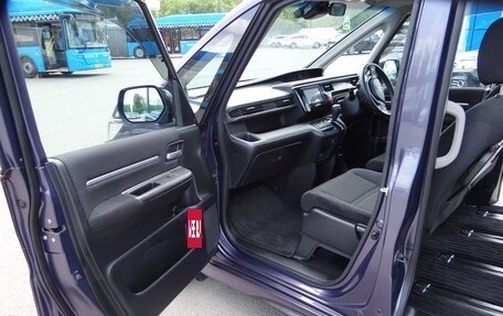 Honda Stepwgn IV, 2020 год, 2 580 000 рублей, 12 фотография