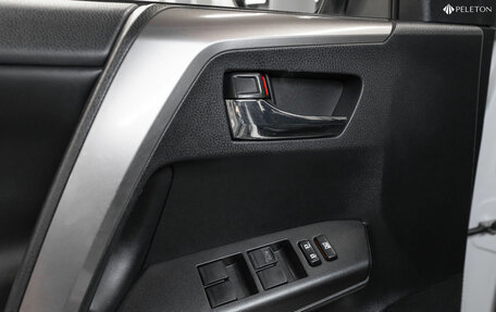 Toyota RAV4, 2019 год, 2 670 000 рублей, 21 фотография