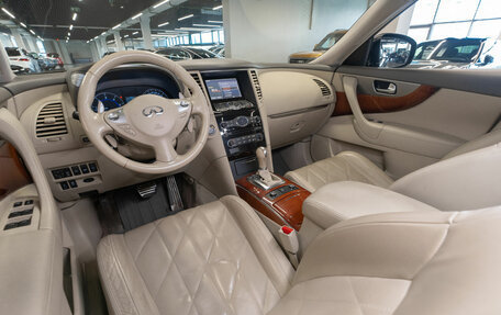 Infiniti QX70, 2016 год, 2 175 000 рублей, 9 фотография