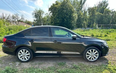 Volkswagen Jetta VI, 2015 год, 1 350 000 рублей, 2 фотография