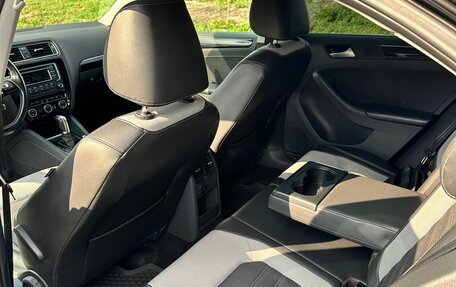 Volkswagen Jetta VI, 2015 год, 1 350 000 рублей, 10 фотография