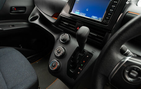 Toyota Sienta II, 2017 год, 1 700 000 рублей, 15 фотография