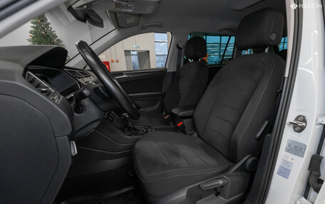 Volkswagen Tiguan II, 2019 год, 2 790 000 рублей, 11 фотография