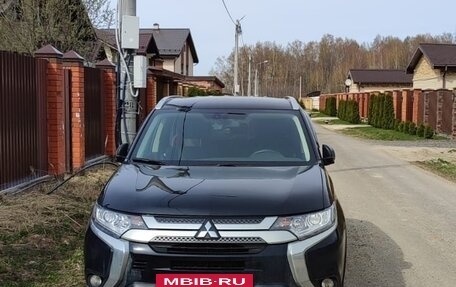 Mitsubishi Outlander III рестайлинг 3, 2020 год, 2 750 000 рублей, 3 фотография