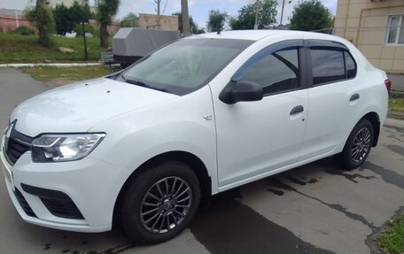Renault Logan II, 2018 год, 950 000 рублей, 2 фотография