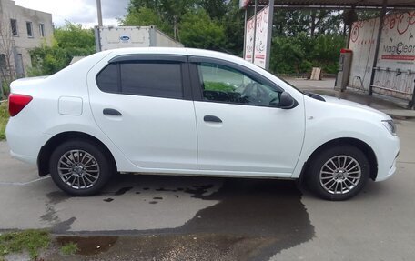 Renault Logan II, 2018 год, 950 000 рублей, 6 фотография