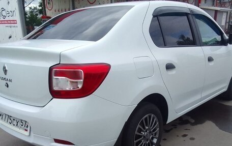Renault Logan II, 2018 год, 950 000 рублей, 7 фотография