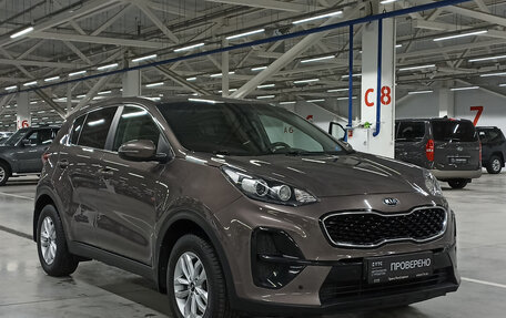 KIA Sportage IV рестайлинг, 2020 год, 2 275 000 рублей, 3 фотография