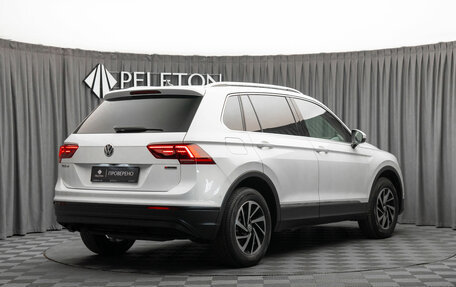 Volkswagen Tiguan II, 2018 год, 2 440 000 рублей, 5 фотография