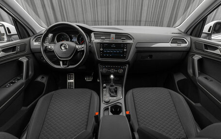 Volkswagen Tiguan II, 2018 год, 2 440 000 рублей, 10 фотография