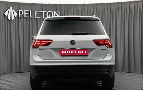 Volkswagen Tiguan II, 2018 год, 2 440 000 рублей, 6 фотография