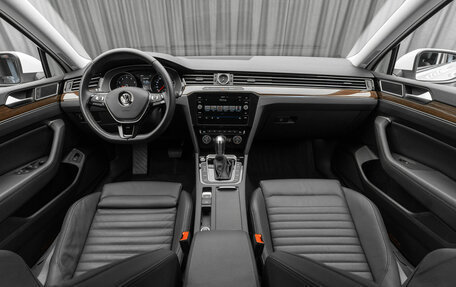 Volkswagen Passat B8 рестайлинг, 2019 год, 2 440 000 рублей, 10 фотография