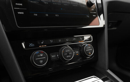 Volkswagen Passat B8 рестайлинг, 2019 год, 2 440 000 рублей, 20 фотография