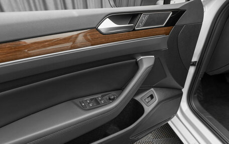 Volkswagen Passat B8 рестайлинг, 2019 год, 2 440 000 рублей, 16 фотография