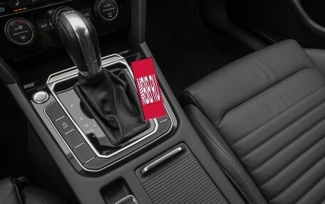 Volkswagen Passat B8 рестайлинг, 2019 год, 2 440 000 рублей, 19 фотография
