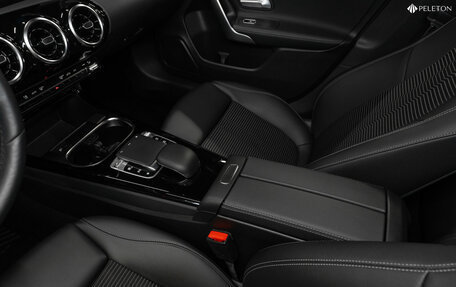 Mercedes-Benz A-Класс, 2019 год, 2 520 000 рублей, 17 фотография