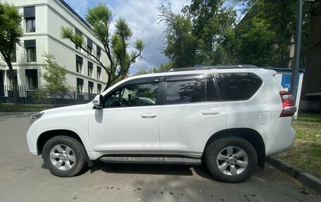 Toyota Land Cruiser Prado 150 рестайлинг 2, 2015 год, 3 230 000 рублей, 2 фотография