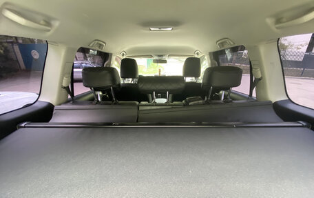 Toyota Land Cruiser Prado 150 рестайлинг 2, 2015 год, 3 230 000 рублей, 10 фотография