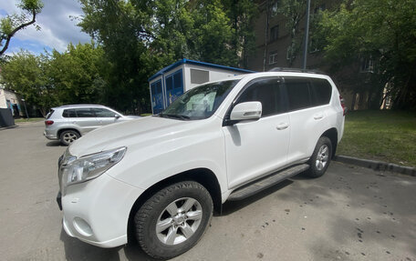Toyota Land Cruiser Prado 150 рестайлинг 2, 2015 год, 3 230 000 рублей, 13 фотография