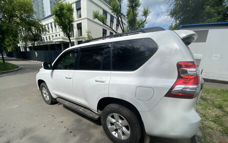 Toyota Land Cruiser Prado 150 рестайлинг 2, 2015 год, 3 230 000 рублей, 14 фотография