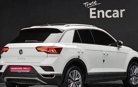Volkswagen T-Roc I, 2022 год, 1 970 000 рублей, 3 фотография