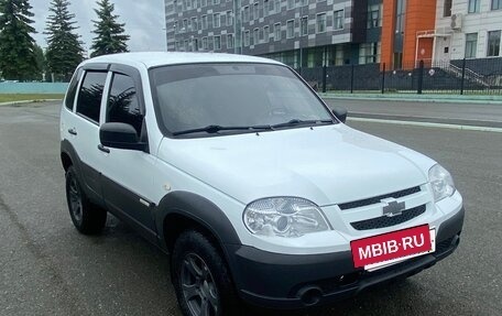 Chevrolet Niva I рестайлинг, 2015 год, 680 000 рублей, 3 фотография
