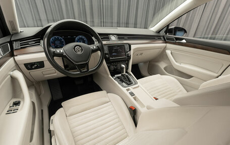 Volkswagen Passat B8 рестайлинг, 2015 год, 1 790 000 рублей, 9 фотография