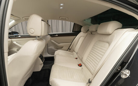 Volkswagen Passat B8 рестайлинг, 2015 год, 1 790 000 рублей, 14 фотография