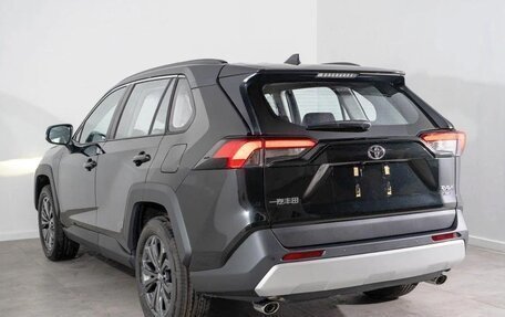 Toyota RAV4, 2025 год, 3 700 000 рублей, 5 фотография