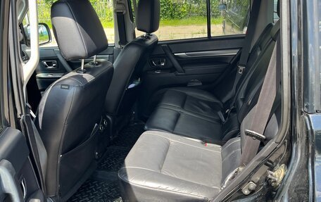 Mitsubishi Pajero IV, 2011 год, 1 990 000 рублей, 4 фотография