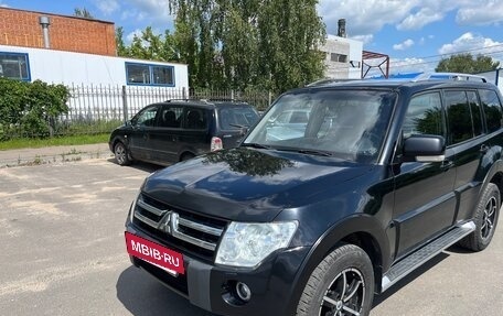 Mitsubishi Pajero IV, 2011 год, 1 990 000 рублей, 2 фотография