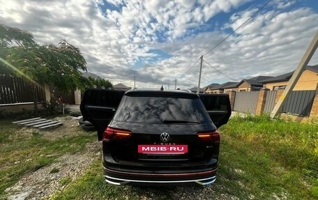 Volkswagen Tiguan II, 2021 год, 3 600 000 рублей, 3 фотография