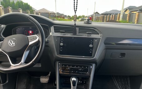 Volkswagen Tiguan II, 2021 год, 3 600 000 рублей, 21 фотография