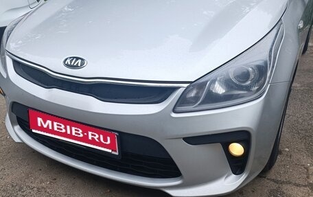 KIA Rio IV, 2017 год, 1 000 050 рублей, 2 фотография