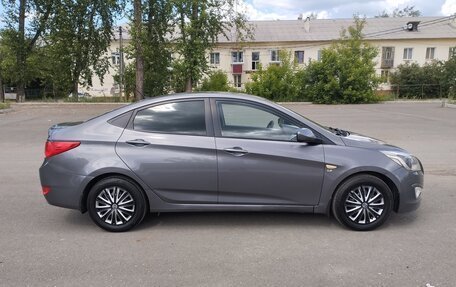 Hyundai Solaris II рестайлинг, 2014 год, 850 000 рублей, 4 фотография