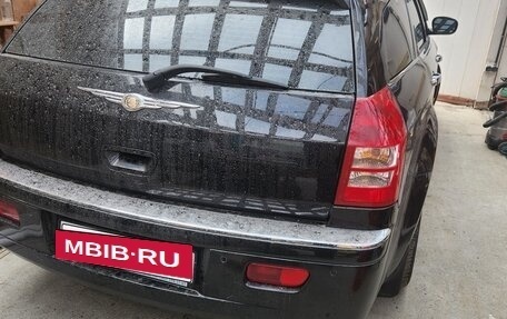 Chrysler 300C II, 2005 год, 1 300 000 рублей, 6 фотография