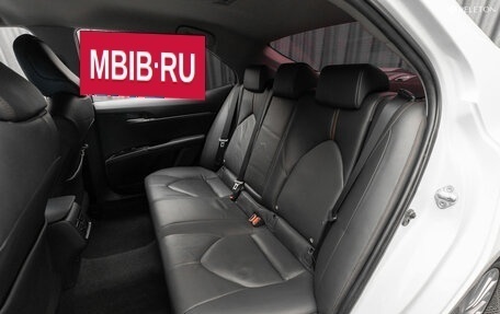 Toyota Camry, 2018 год, 2 140 000 рублей, 13 фотография