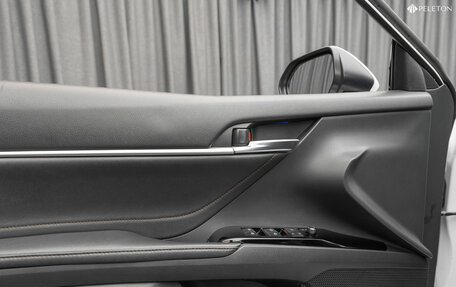 Toyota Camry, 2018 год, 2 140 000 рублей, 20 фотография