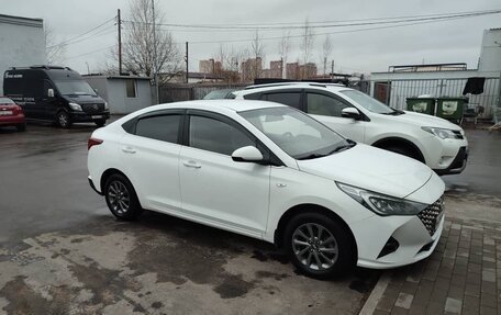 Hyundai Solaris II рестайлинг, 2021 год, 1 500 000 рублей, 2 фотография