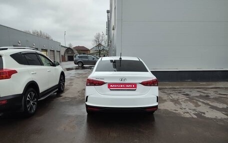 Hyundai Solaris II рестайлинг, 2021 год, 1 500 000 рублей, 4 фотография