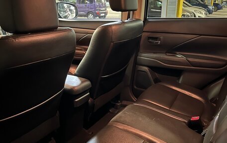Mitsubishi Outlander III рестайлинг 3, 2013 год, 1 550 000 рублей, 7 фотография
