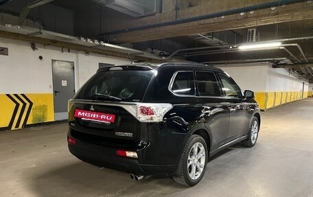 Mitsubishi Outlander III рестайлинг 3, 2013 год, 1 550 000 рублей, 3 фотография