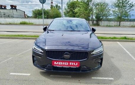Volvo S60 III, 2023 год, 3 950 000 рублей, 2 фотография