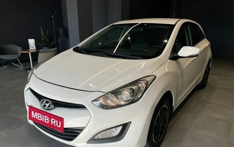 Hyundai i30 II рестайлинг, 2012 год, 950 000 рублей, 2 фотография