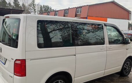 Volkswagen Caravelle T6 рестайлинг, 2016 год, 2 000 000 рублей, 4 фотография