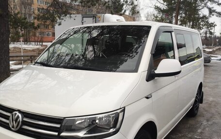 Volkswagen Caravelle T6 рестайлинг, 2016 год, 2 000 000 рублей, 6 фотография