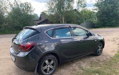 Opel Astra J, 2011 год, 700 000 рублей, 5 фотография